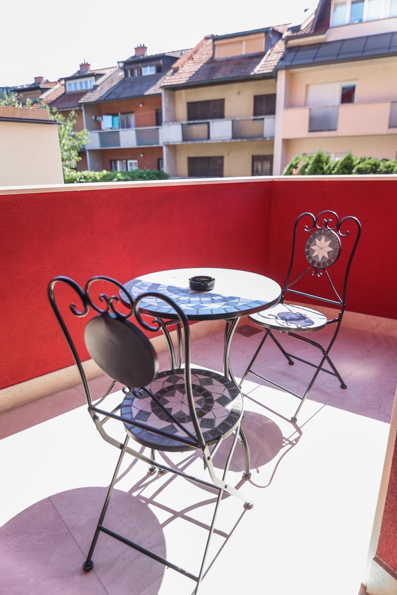 Apart Hotel Asteria Ljubljana Eksteriør billede